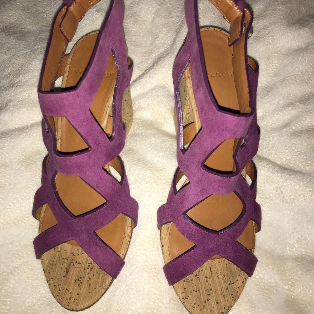 GIVENCHY CHUNK HEELS